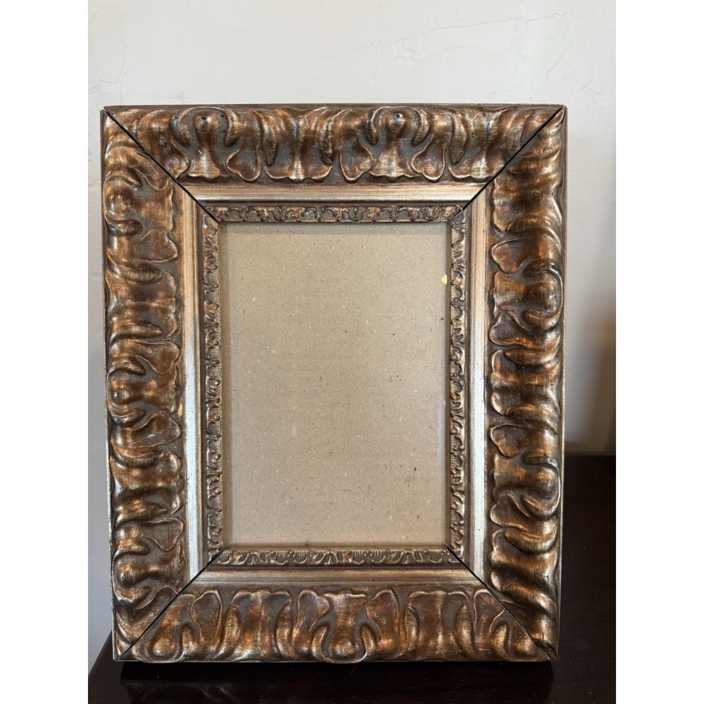 VTG Wooden Picture Frame 11 X 9"W pic size 5‎ x7"W  Velvet Back *Flaw Corners